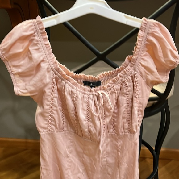 Beautiful Peach Off/On the shoulder dress. So feminine and very comfortable! - Picture 2 of 6